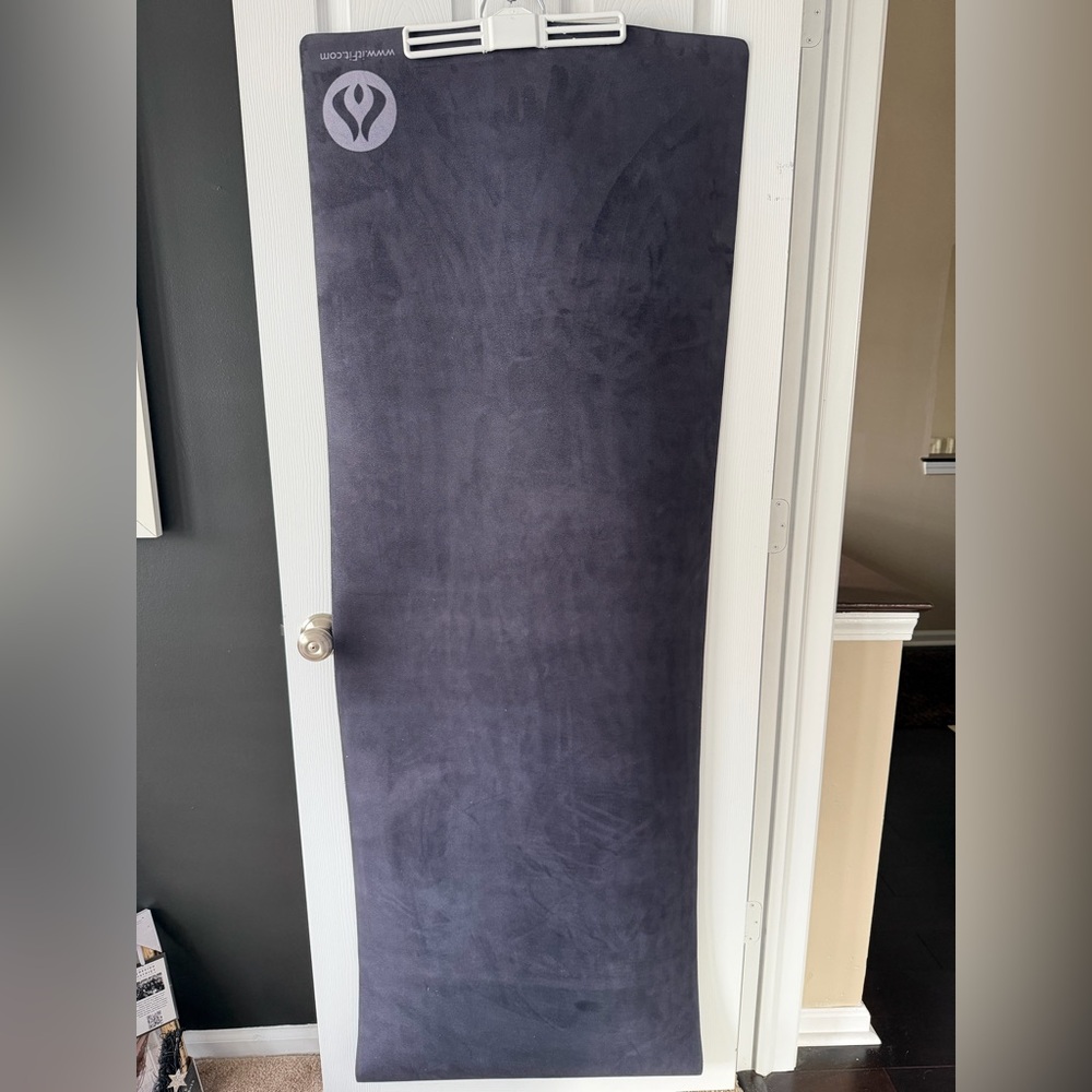 It Fit Black Yoga Mat